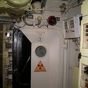 Dveře do prostoru reaktoru
