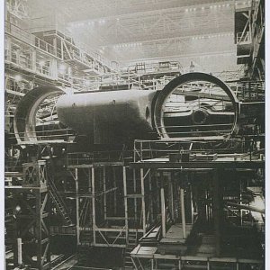 TK-208 ve výstavbě - ocas ponorky