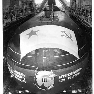 Třetí loď TK-12 (později TK-12 Simbirsk) byla vypuštěna 17. prosince 1982. Text v podstatě říká: 